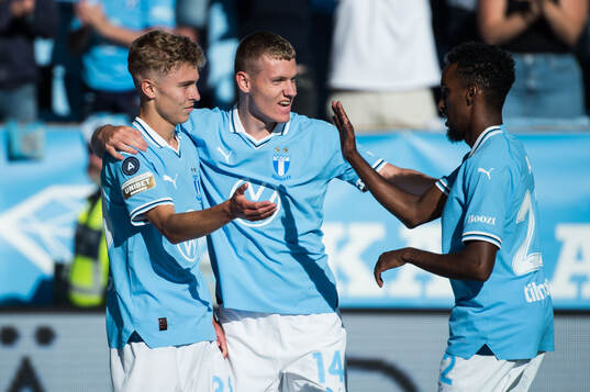 Malmö FFs Hugo Bolin jublar med Sebastian Jörgensen, Taha