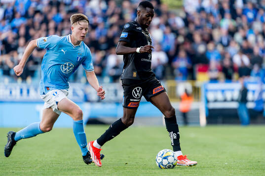 Malmö FFs Nils Zätterström och Halmstads Blair Sebastian