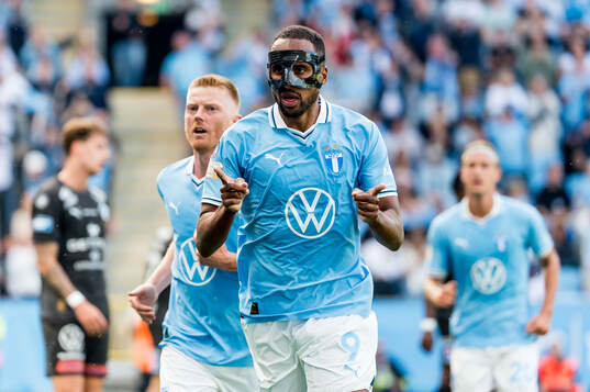 Malmö FFs Isaac Kiese Thelin jublar