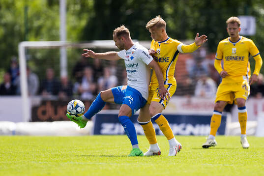 Värnamos Gustav Engvall och IFK Göteborgs Oscar Wendt