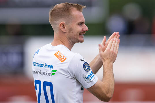 Värnamos Freddy Winsth jublar