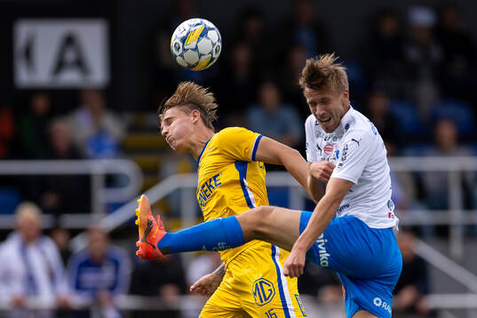 IFK Göteborgs Linus Carlstrand och Värnamos Albin