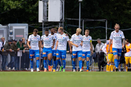 Värnamos spelare jublar