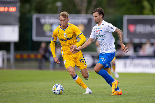 IFK Göteborgs Laurs Skjellerup och Värnamos Michael