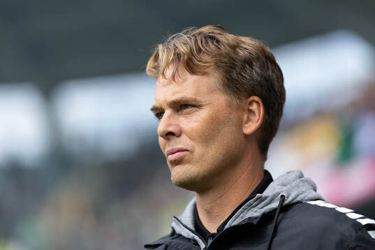 GAIS tränare Fredrik Holmberg innan fotbollsmatchen i