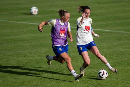 Hanna Bennison and Kosovare Asllani