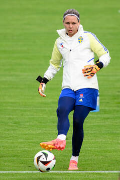 goalkeeper Jennifer Falk