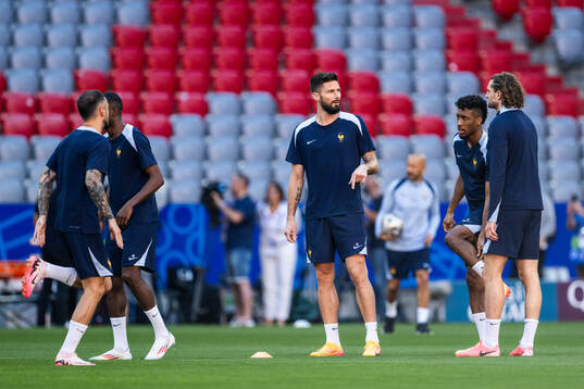 Olivier Giroud at a training session with France