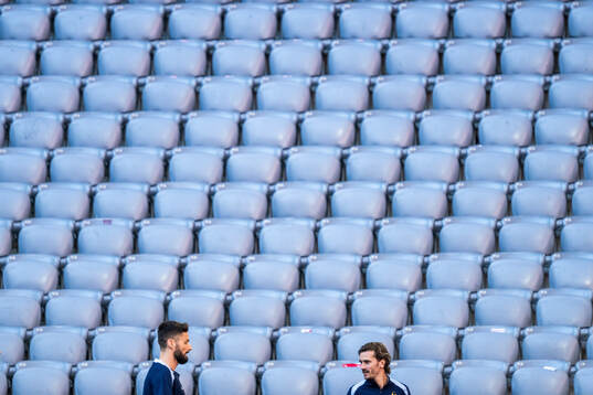 Olivier Giroud and Antoine Griezmann at a training session