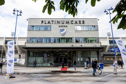 Exteriör vy av Platinum Cars Arena