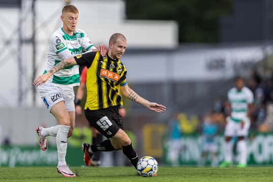 Västerås Daniel Ask och Häckens Simon Gustafson