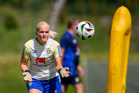 goalkeeper Emma Holmgren
