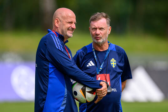 Assistant coach Magnus Wikman and head coach Peter
