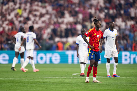 Nicholas Williams of Spain looks dejected