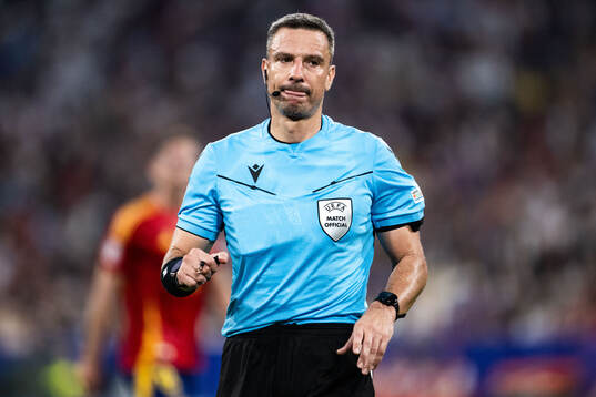Referee Slavko Vincic