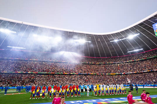 Players of Spain and of France