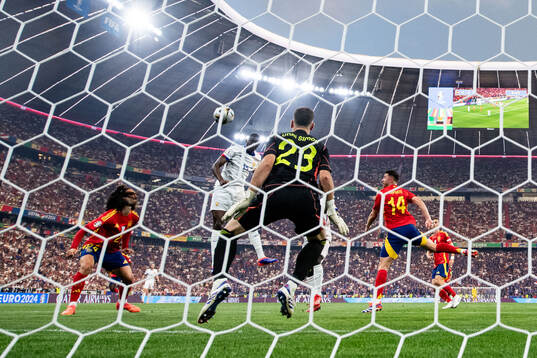 Randal Kolo Muani of France scores 0-1 behind Marc
