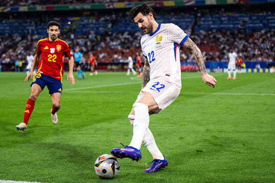 Jesus Navas of Spain and Theo Hernandez of France