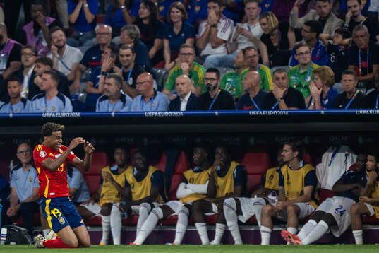 Lamine Yamal of Spain celebrates