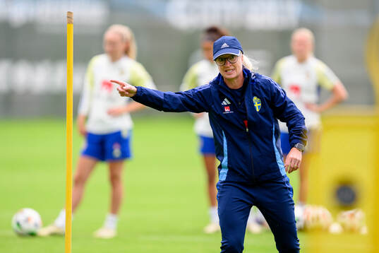 Assistant coach Victoria Sandell