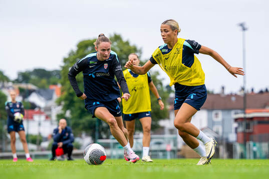 Caroline Graham Hansen and Celin Bizet Ildhusøy of the
