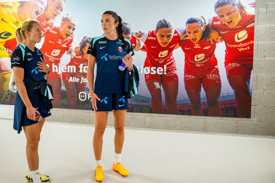 Lisa Fjeldstad Naalsund and Ingrid Syrstad Engen of the