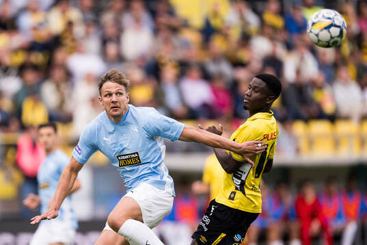 Josef Kvida of Pafos and Michael Baidoo of Elfsborg