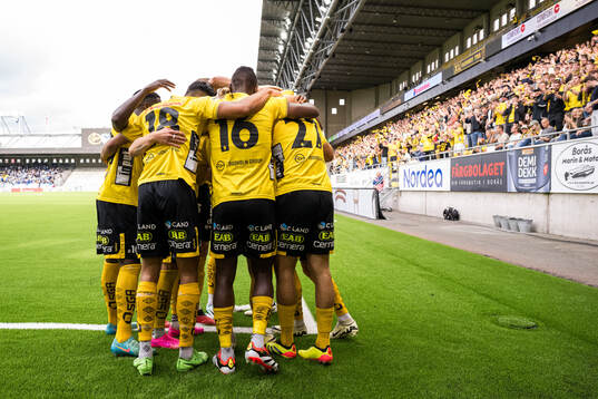 Besfort Zeneli of Elfsborg celebrate with teammates