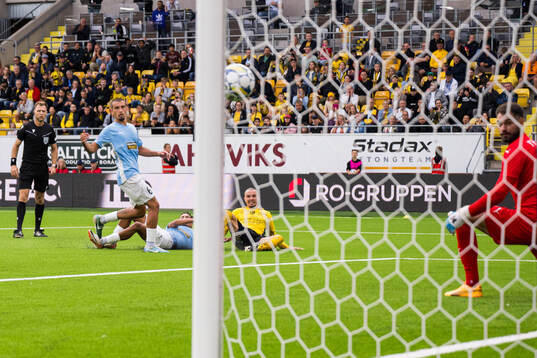 Niklas Hult of Elfsborg scores the 2-0 goal