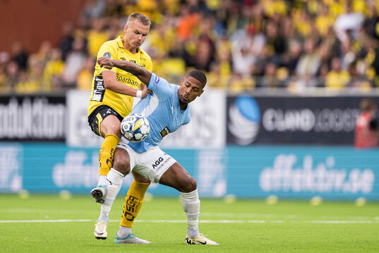 Gustav Henriksson of Elfsborg and Jairo of Pafos