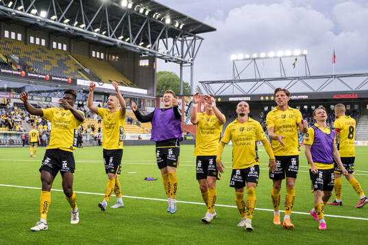 Players of Elfsborg celebrate