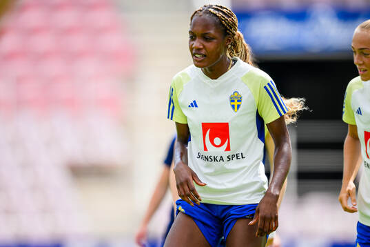 Evelyn Ijeh of the Swedish women's national football team