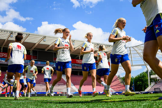 My Cato and Sofia Jakobsson of the Swedish women's national