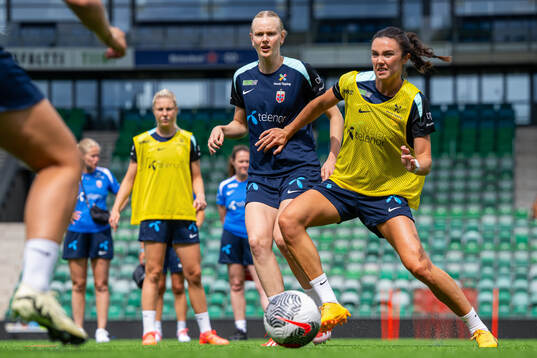 Karina Sævik and Ingrid Syrstad Engen of the Norwegian