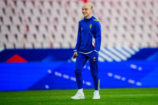 Anna Sandberg of Sweden walks the pitch