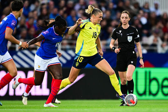 Fridolina Rolfö of Sweden and Sandy Baltimore of France