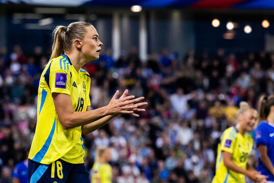 Fridolina Rolfö of Sweden reacts