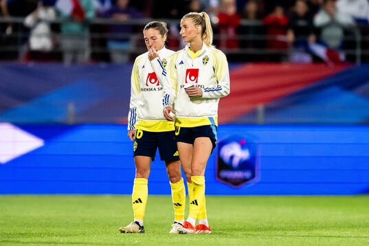 Filippa Angeldahl and Sofia Jakobsson of Sweden look