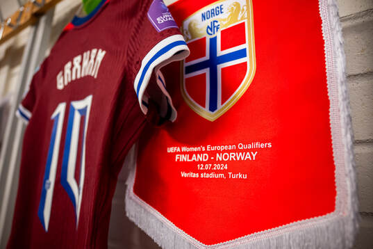 The pennant of Norway in the dressing room