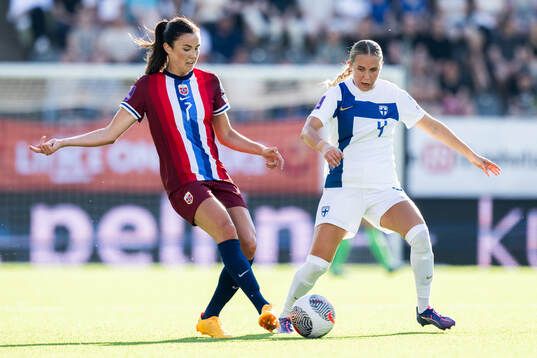 Ingrid Syrstad Engen of Norway and Ria Öling of Finland