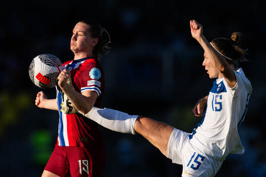 Elisabeth Terland of Norway and Natalia Kuikka of Finland