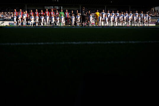 Players of Norway line up