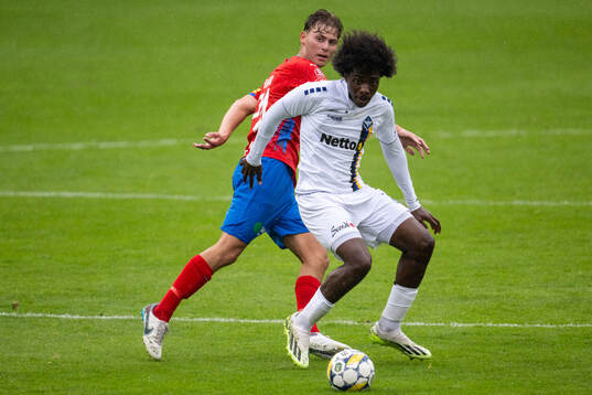 Helsingborgs Daniel Bergman och Köges Ifenna Dorgu