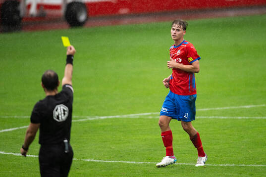 Helsingborgs Daniel Bergman tilldelas gult kort