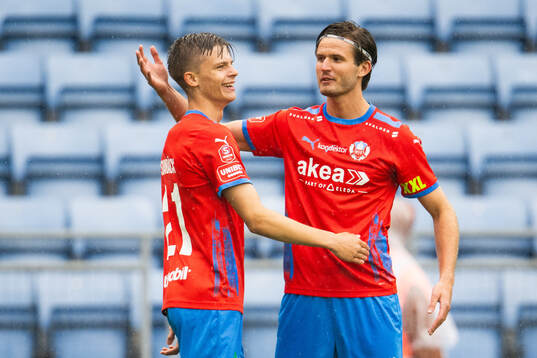 Helsingborgs Adrian Svanbäck och Wilhelm Loeper jublar