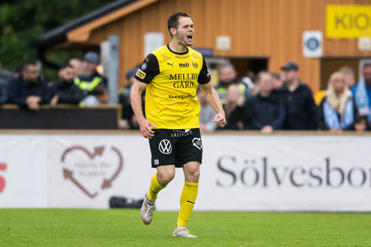 Mjällbys Jacob Bergström jublar