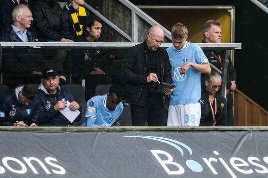 Malmö FFs Taha Ali, tränare Henrik Rydström och Hugo