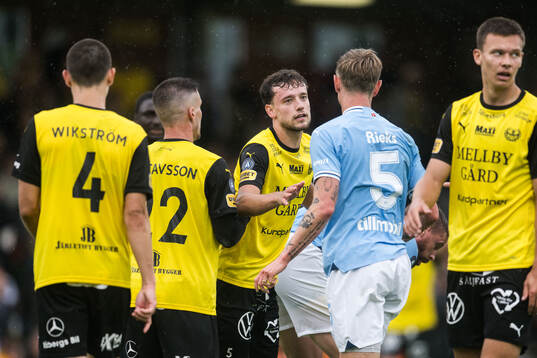 Mjällbys Colin Rösler och Malmö FFs Søren Rieks