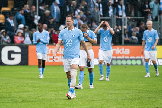 Malmö FFs Niklas Moisander deppar