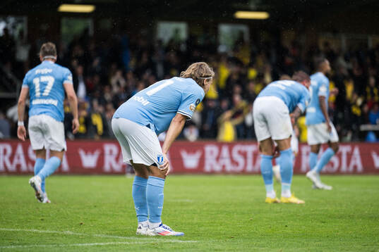 Malmö FFs Sebastian Nanasi deppar